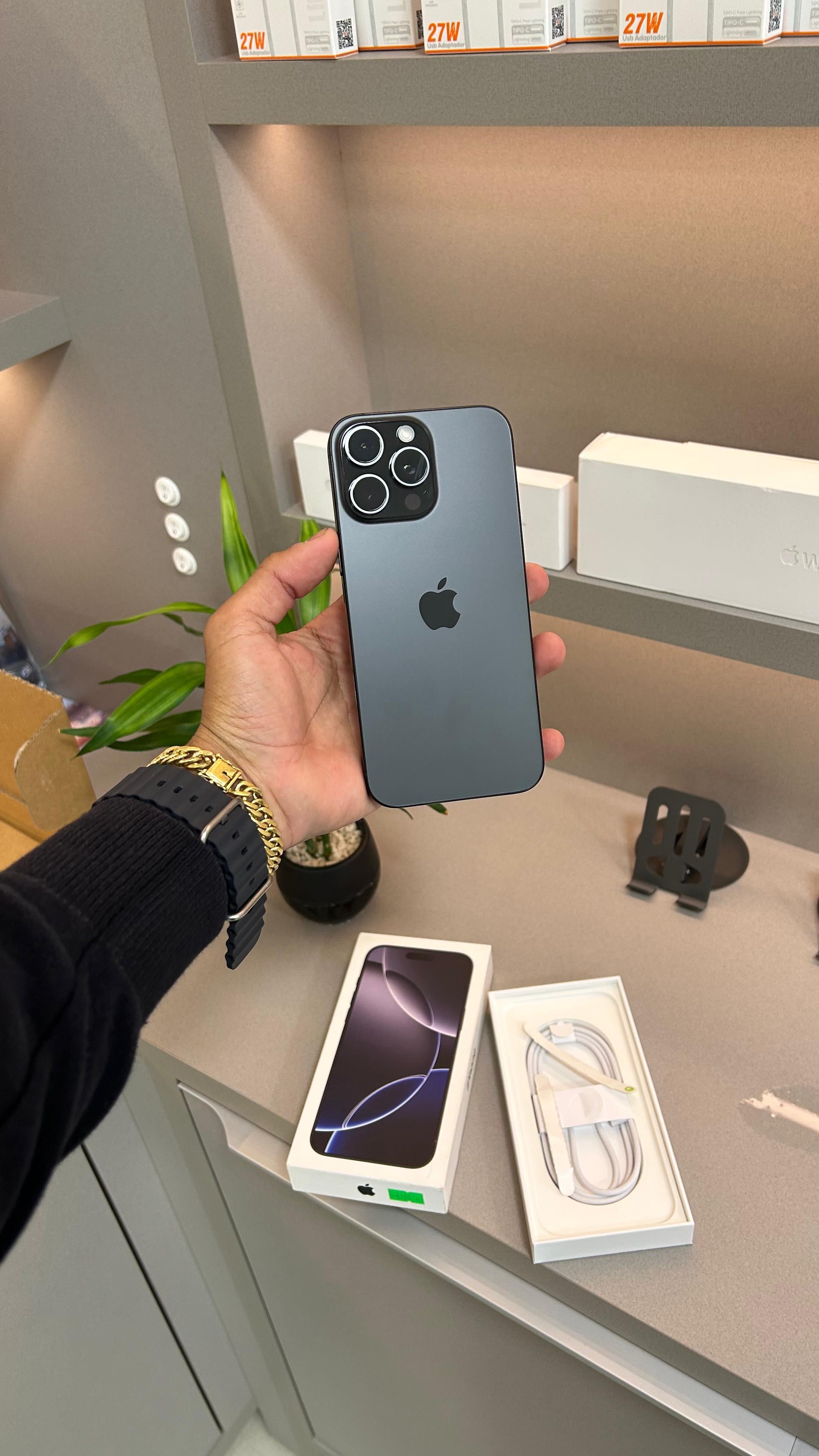 Apple iPhone 16 Pro 128GB Como Novo - Pronta Entrega