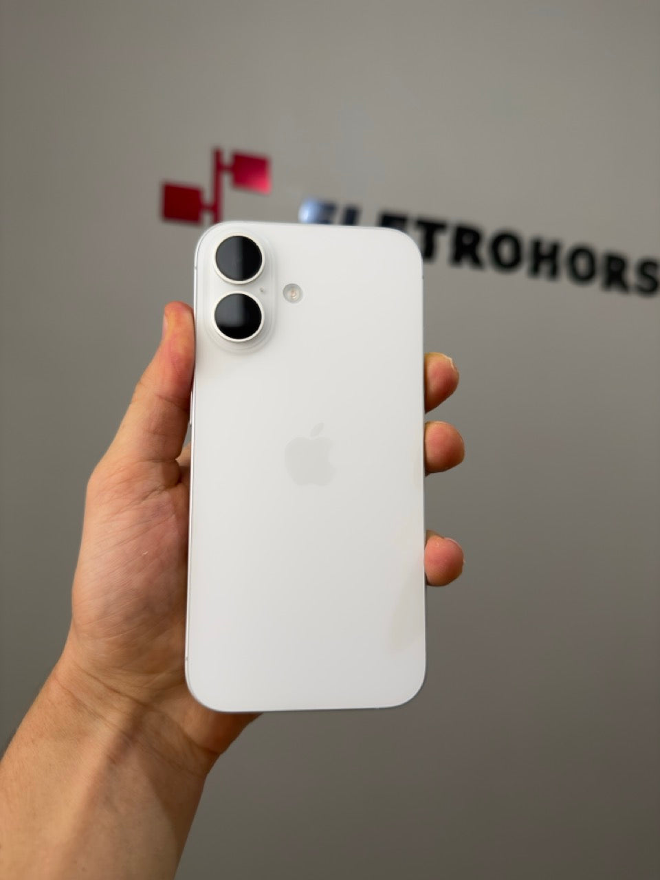 Apple iPhone 16 128GB - Seminovo