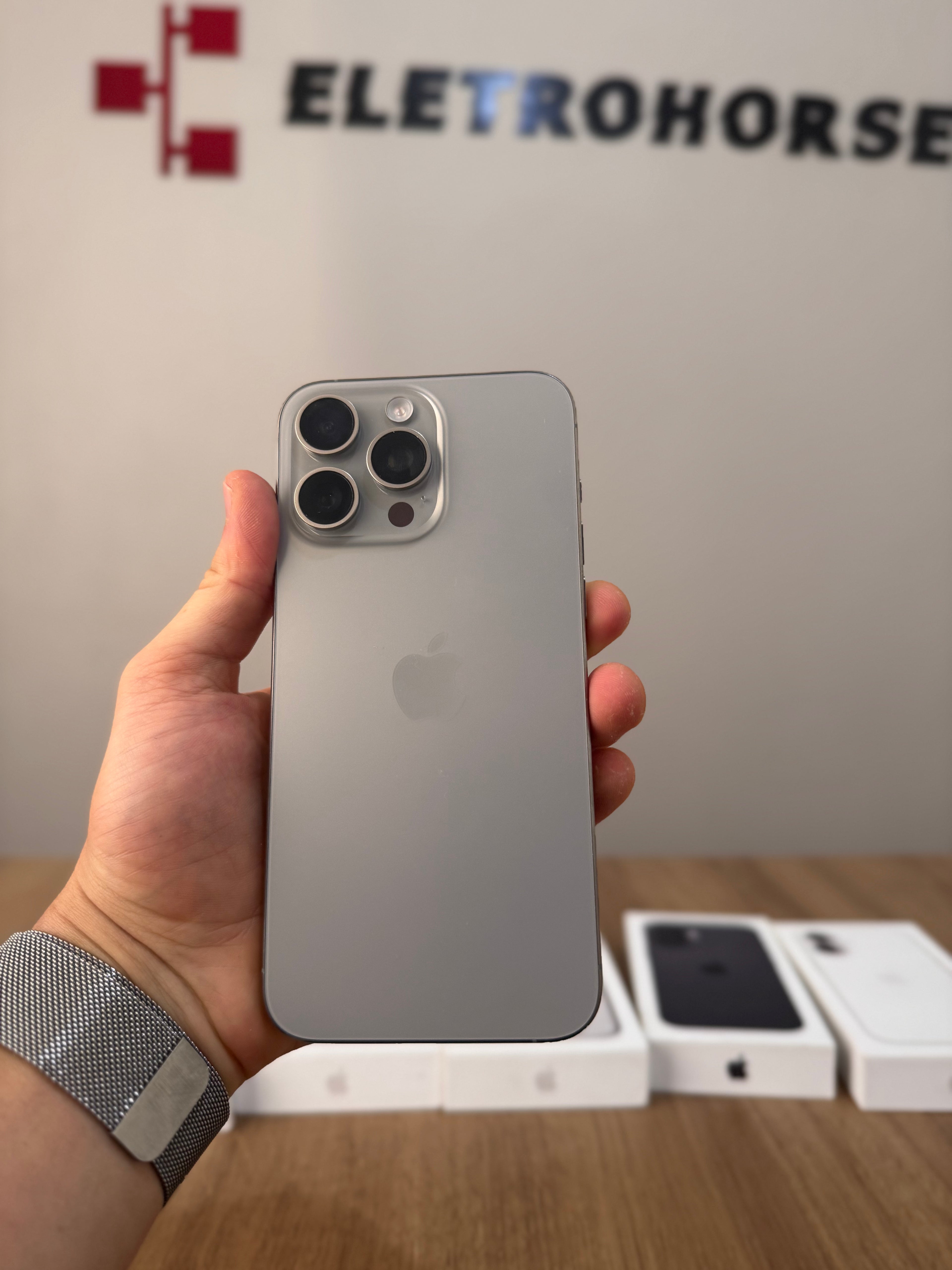 Apple iPhone 15 Pro 256GB - Seminovo