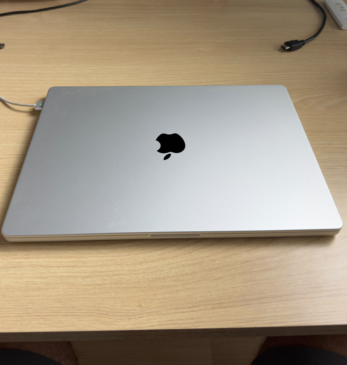 Outlet - MacBook Pro M1 de 16,2 Polegadas, M1 Pro  - 16GB RAM, 1TB SSD - Impecável