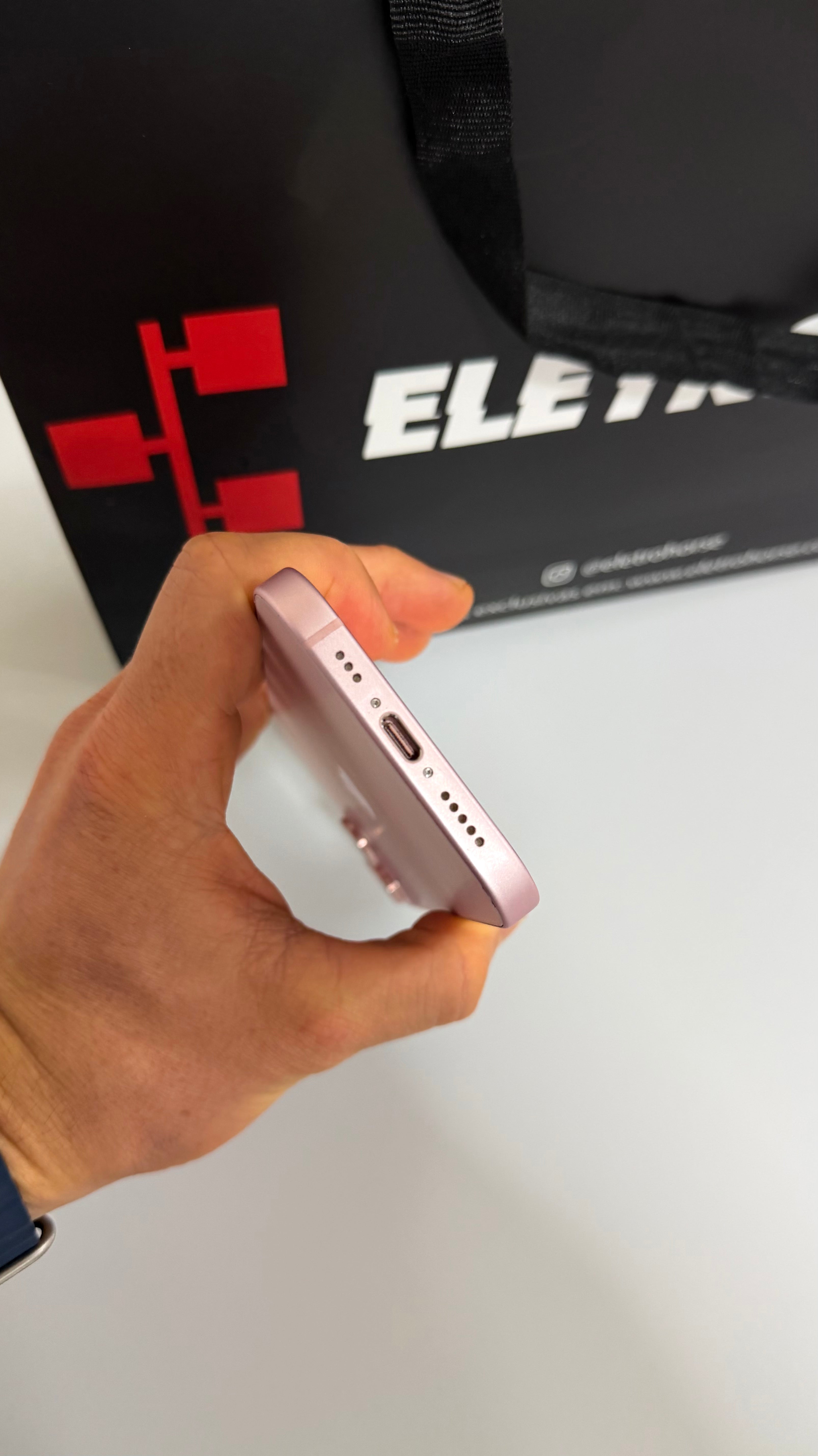 Outlet - Apple iPhone 15 128GB - Seminovo