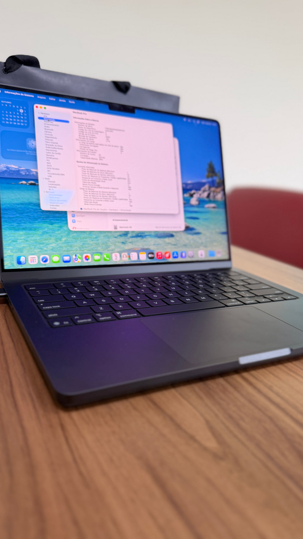 Outlet - MacBook Pro M4 de 14,2 Polegadas  - 16GB RAM, 512 SSD - CPU de 10 núcleos e GPU de 10 núcleos