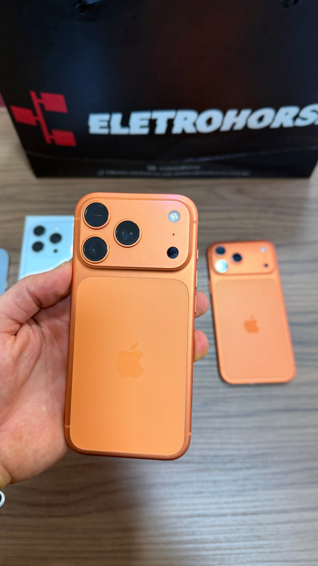 Outlet - iPhone 17 Pro de 256GB - Laranja