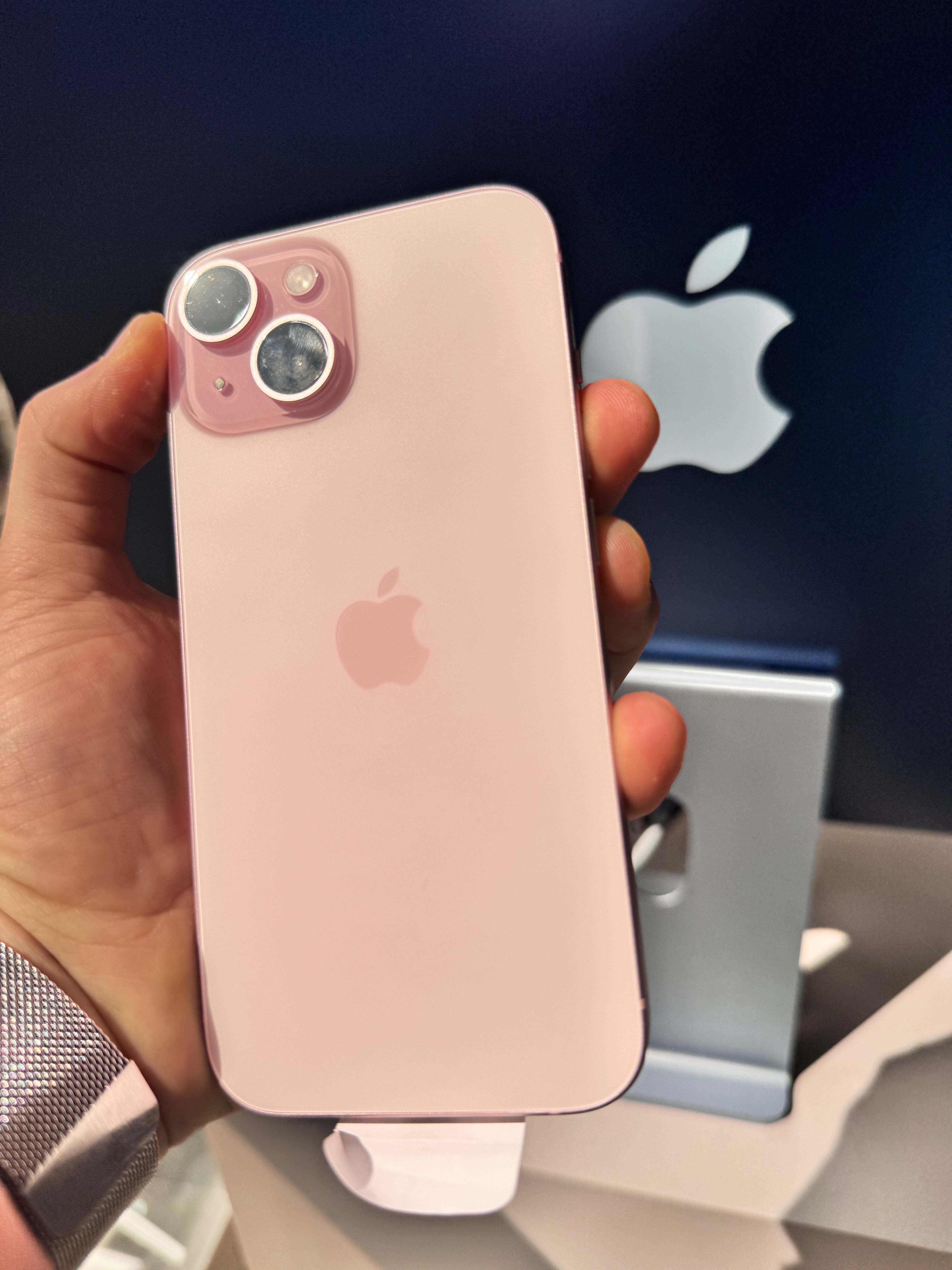 Apple iPhone 15 256GB - Seminovo