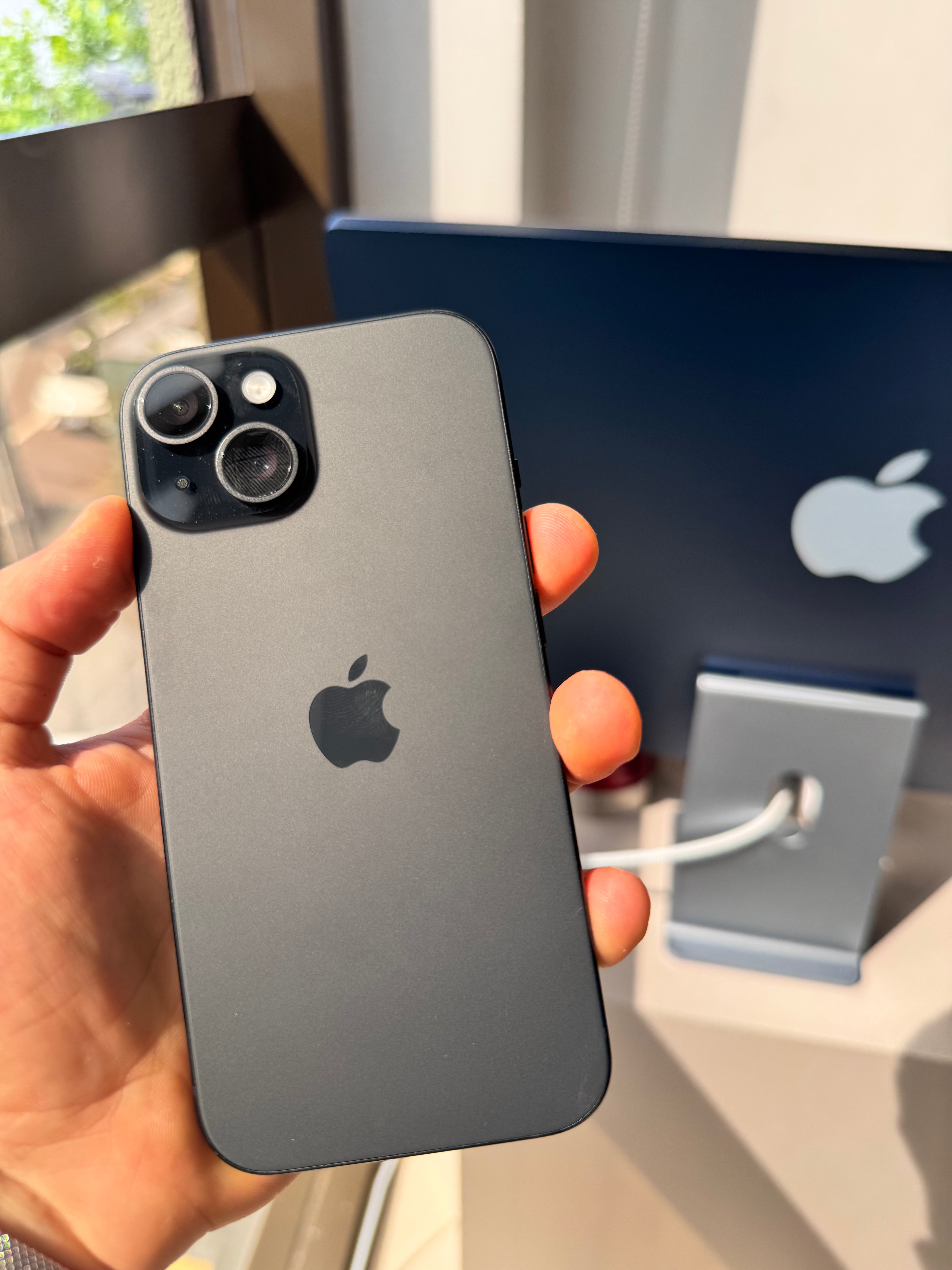 Apple iPhone 15 256GB - Seminovo