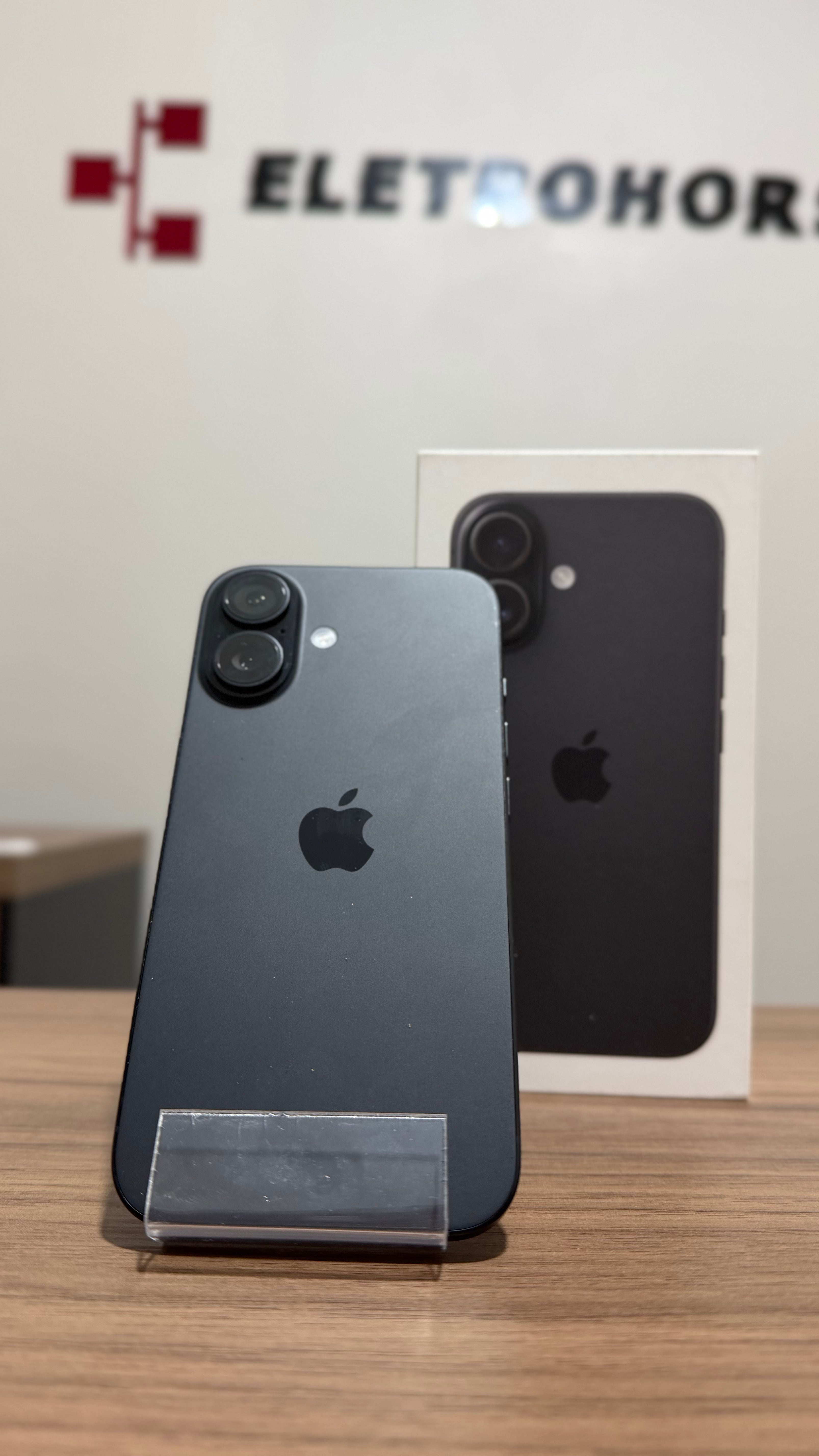 Apple iPhone 16 128GB - Ativado (Garantia Apple)