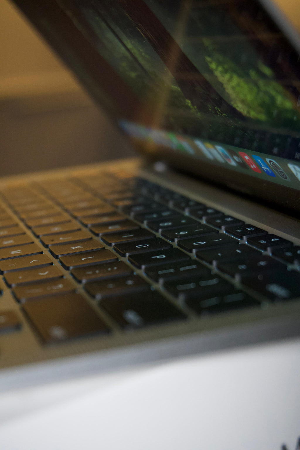 MacBook Air M1 de 13,3 Polegadas  - 8GB RAM, 256GB SSD - CPU de 8 núcleos e GPU de 7 núcleos - Seminovo