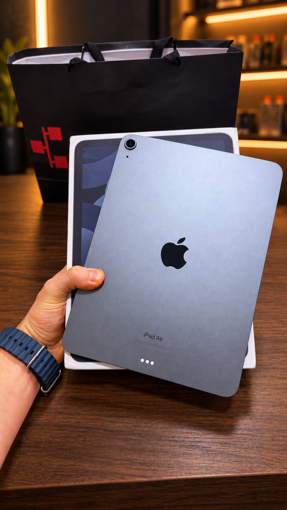 Outlet - Apple iPad Air M1 de 11 polegadas - Kit com Apple Pencil e teclado