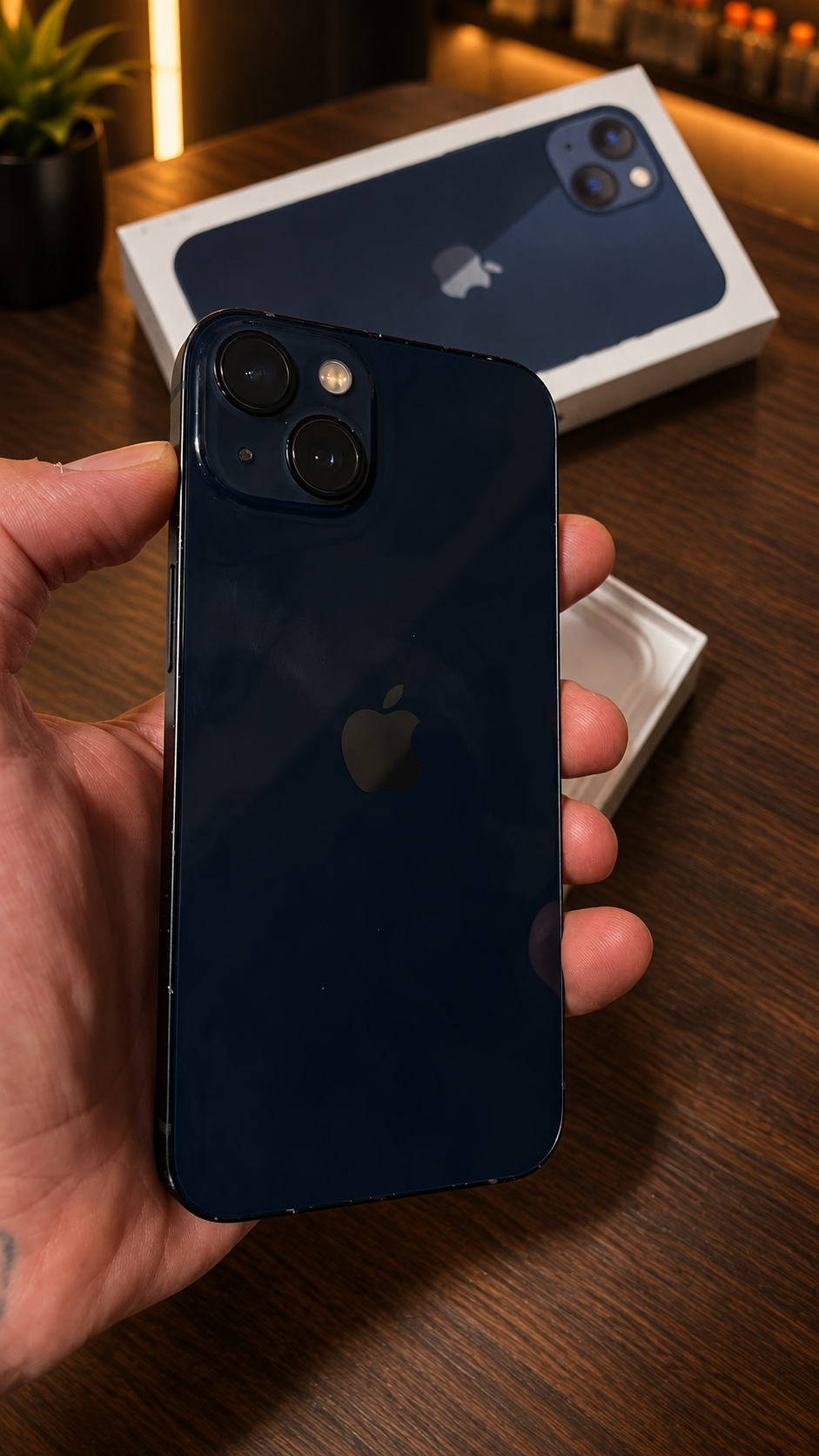 Outlet - iPhone 13 de 128GB - Com caixa