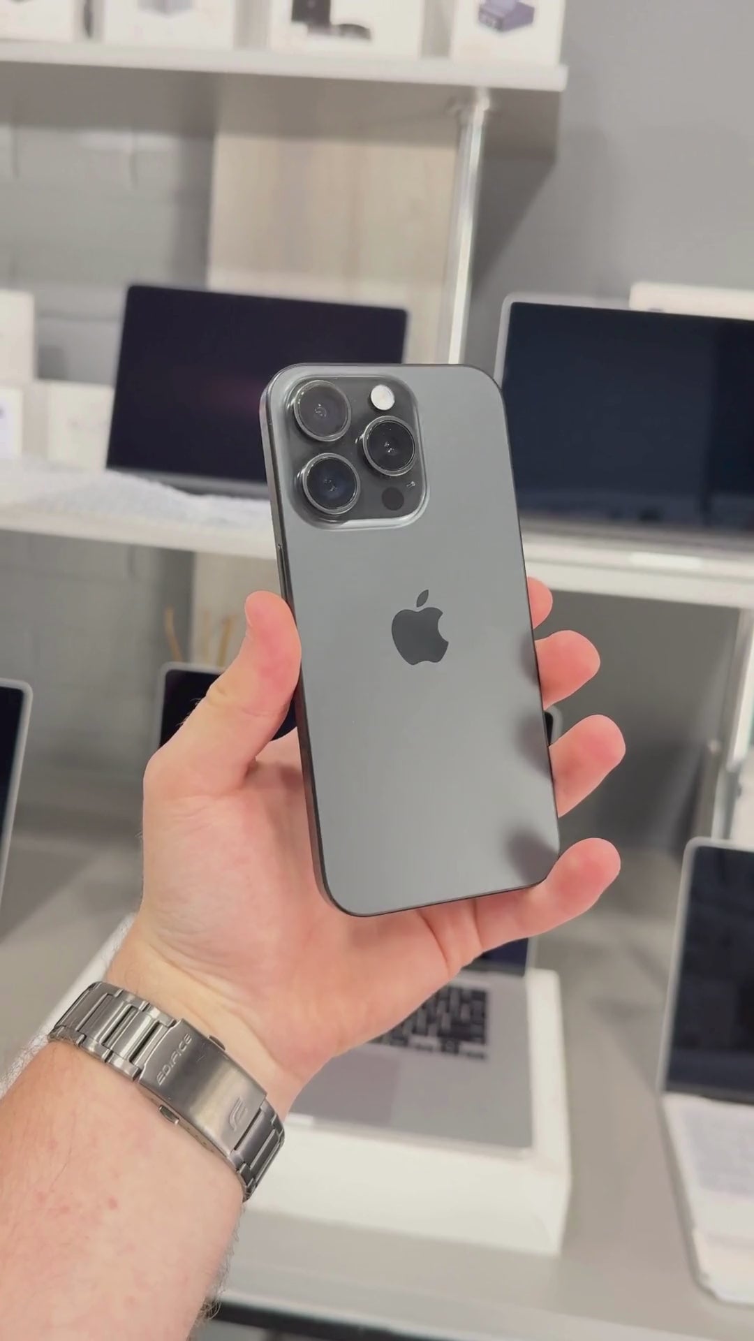 Apple iPhone 15 Pro 128GB - Seminovo