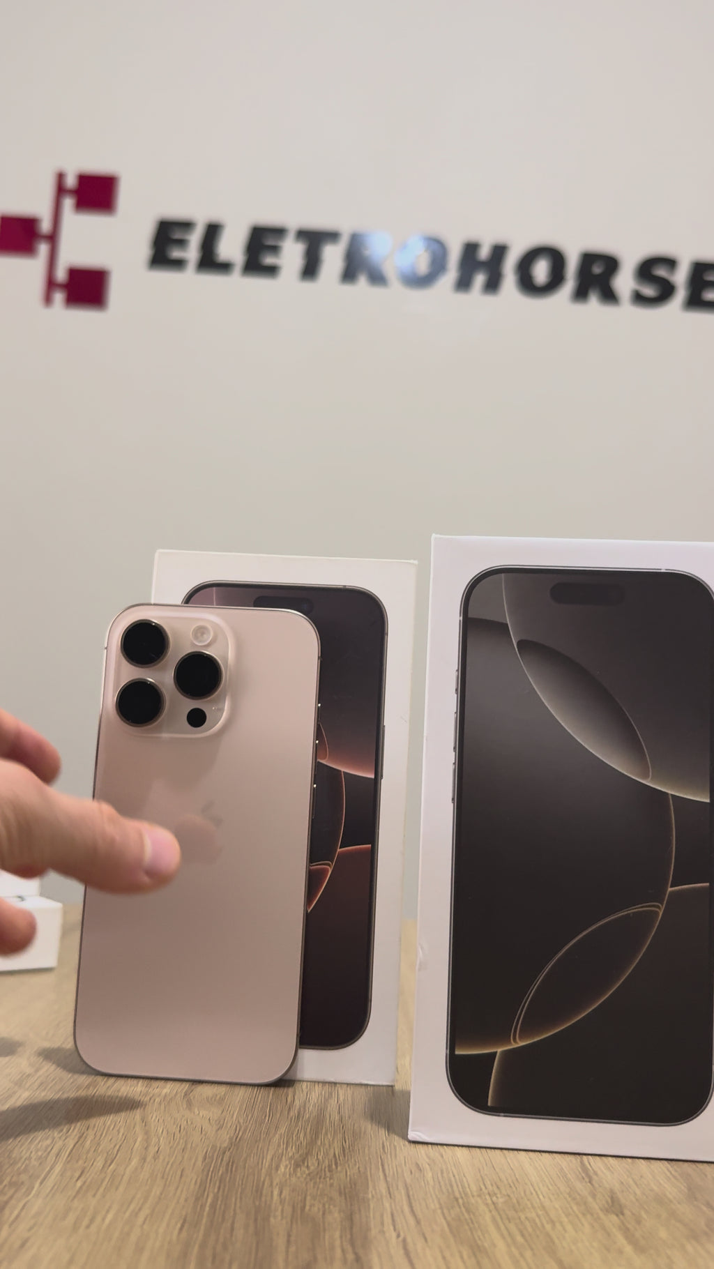 Apple iPhone 16 Pro 256GB - Seminovo