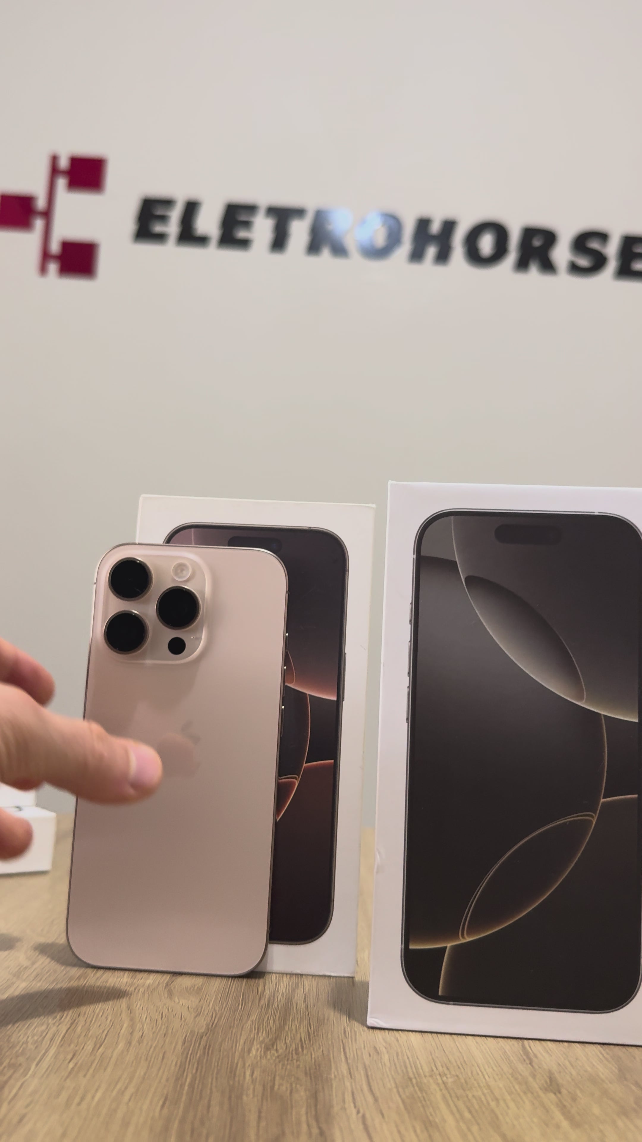 Apple iPhone 16 Pro 256GB - Seminovo