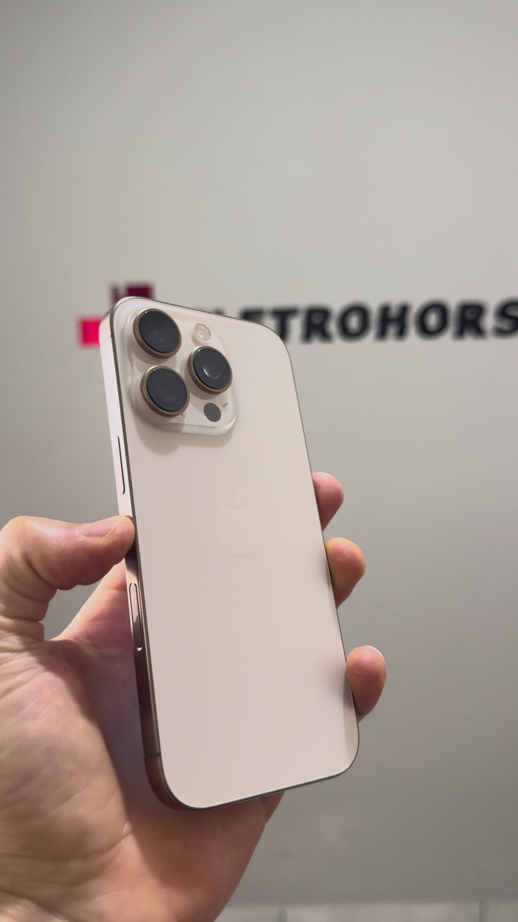Apple iPhone 16 Pro 128GB - Seminovo