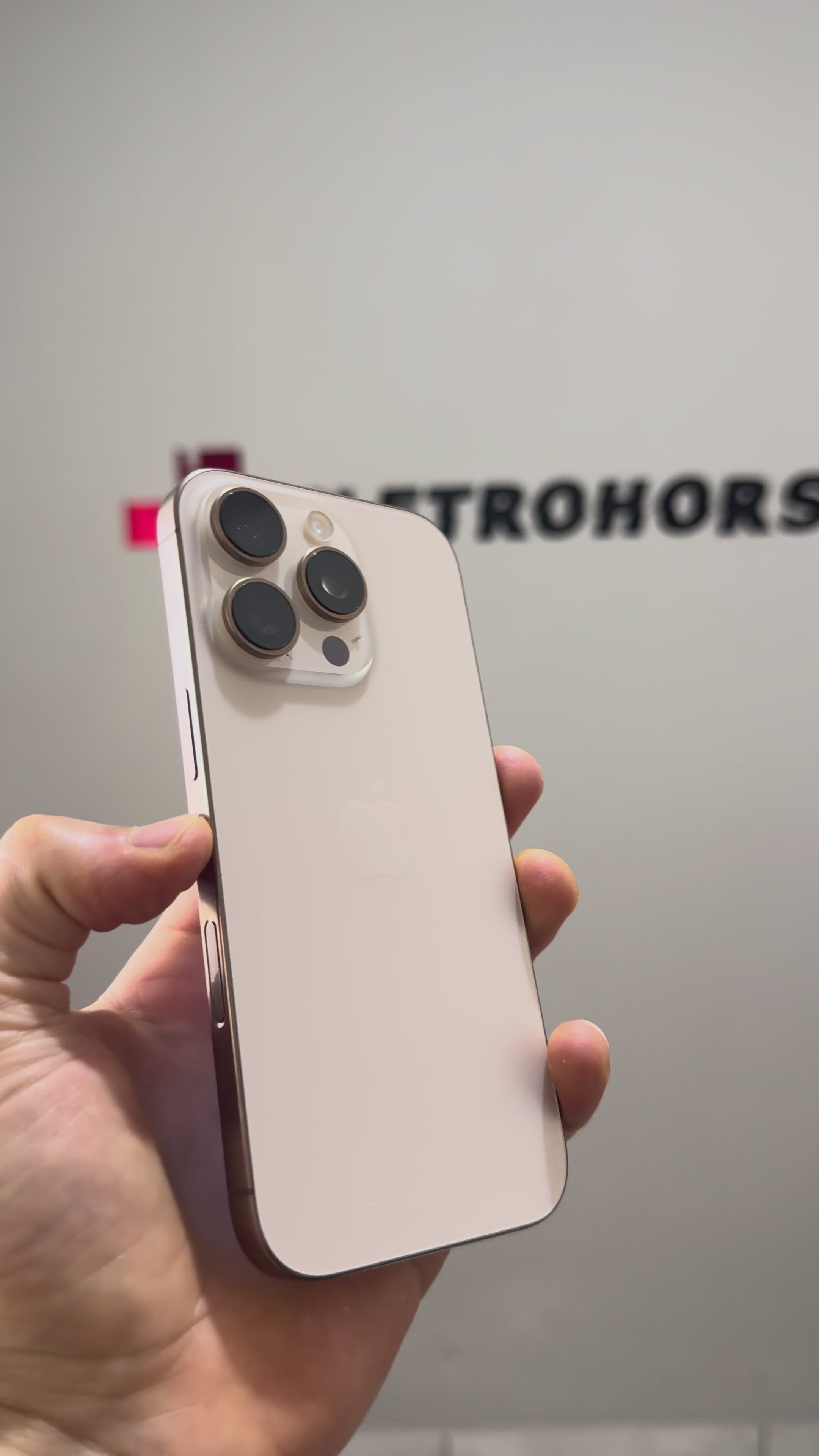 Apple iPhone 16 Pro 128GB - Seminovo