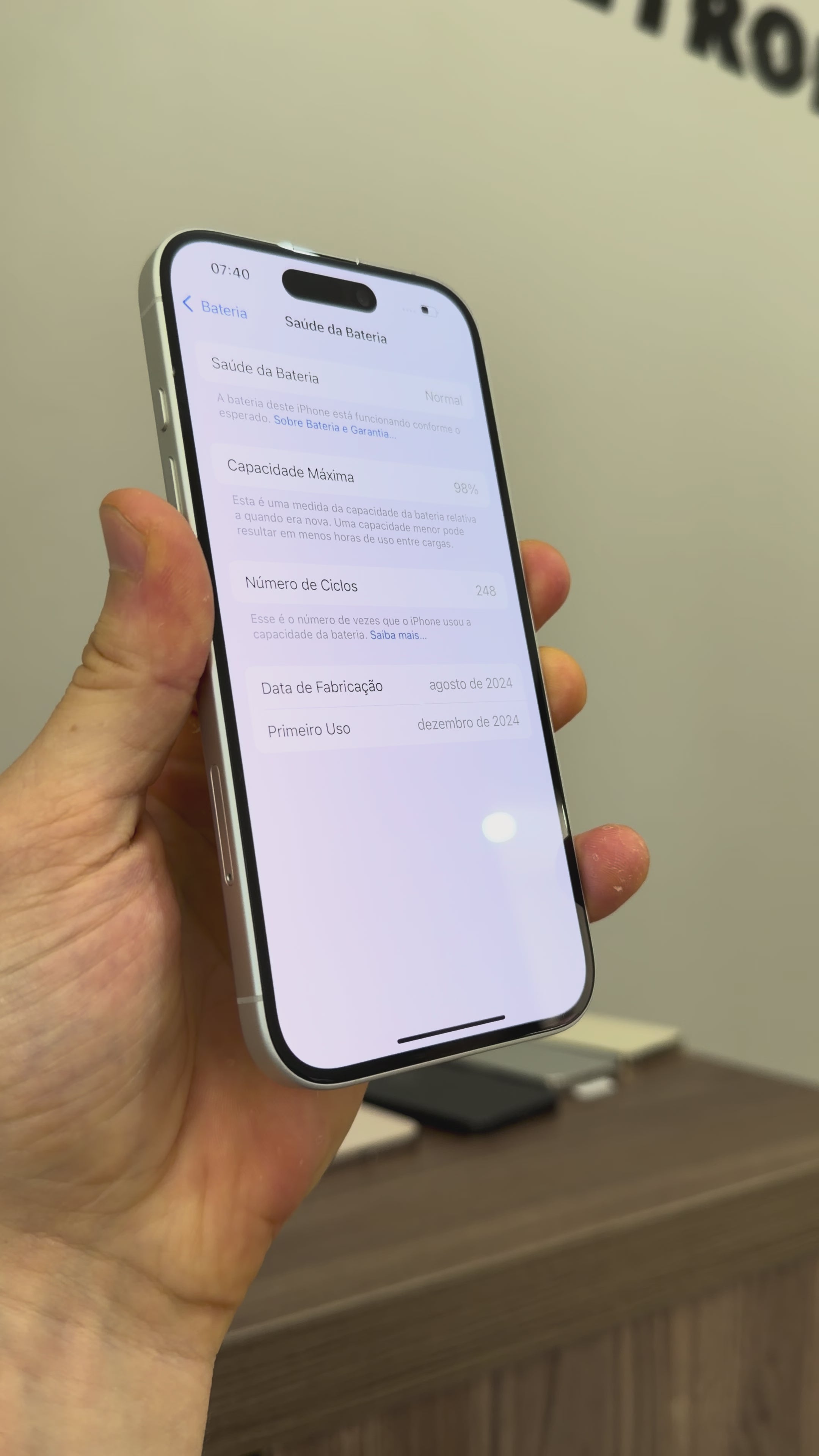 Apple iPhone 16 128GB - Seminovo