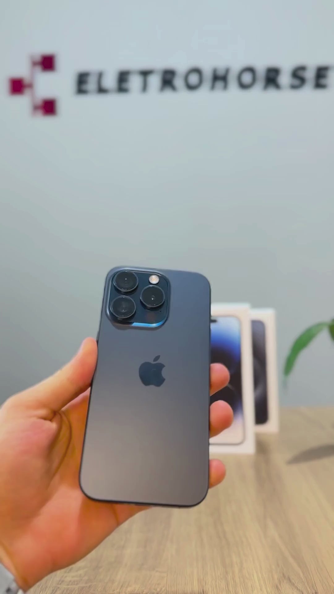 Apple iPhone 15 Pro 256GB - Seminovo