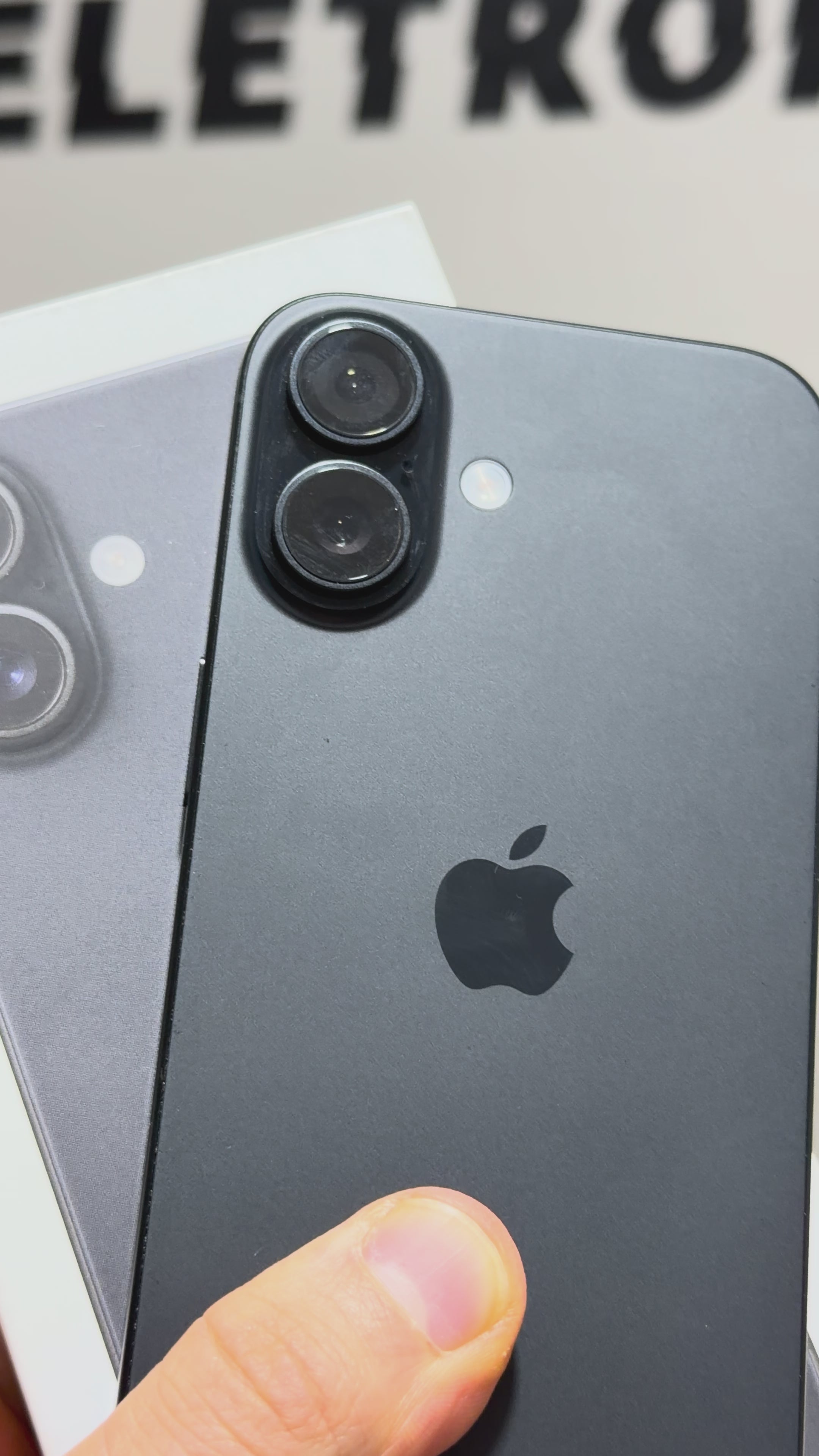 Apple iPhone 16 128GB - Ativado (Garantia Apple)