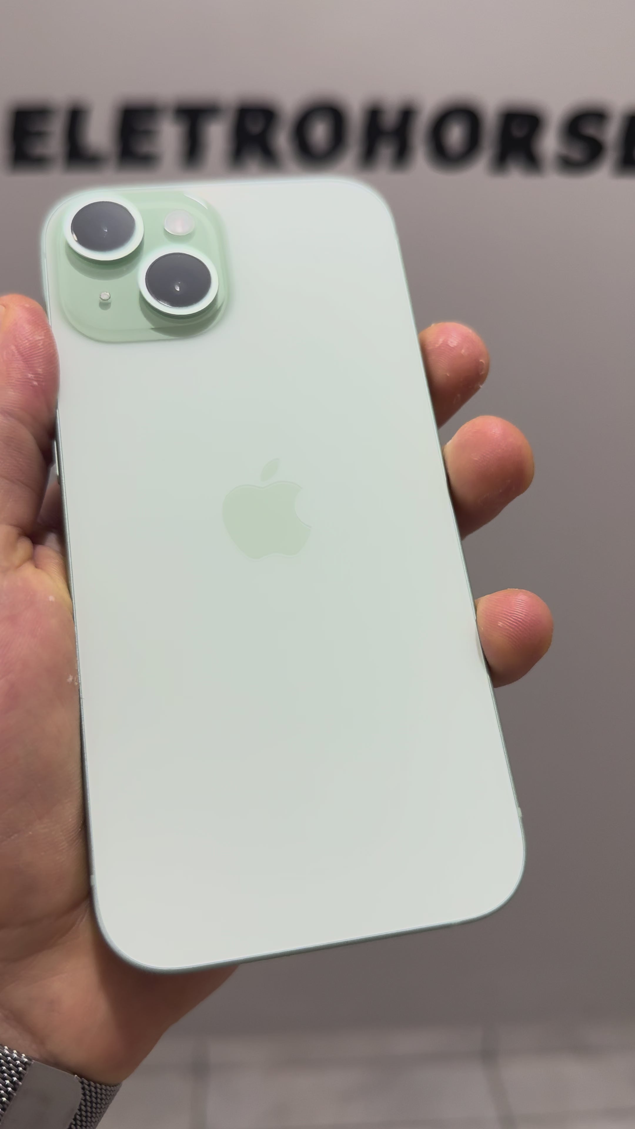 Apple iPhone 15 256GB - Seminovo